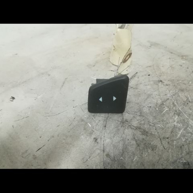 Commande lève-glace porte avant gauche occasion FIAT 500 II phase 2 04-2014->... 1.2i 69ch 735482601 1