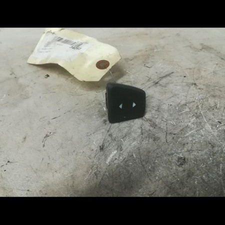 Commande lève-glace porte avant droite occasion FIAT 500 II phase 2 04-2014->... 1.2i 69ch 735482602