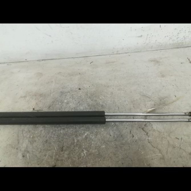 Verin droit hayon occasion CITROEN SAXO Phase 1 03-1996->09-1999 1.1i 8731C0 1