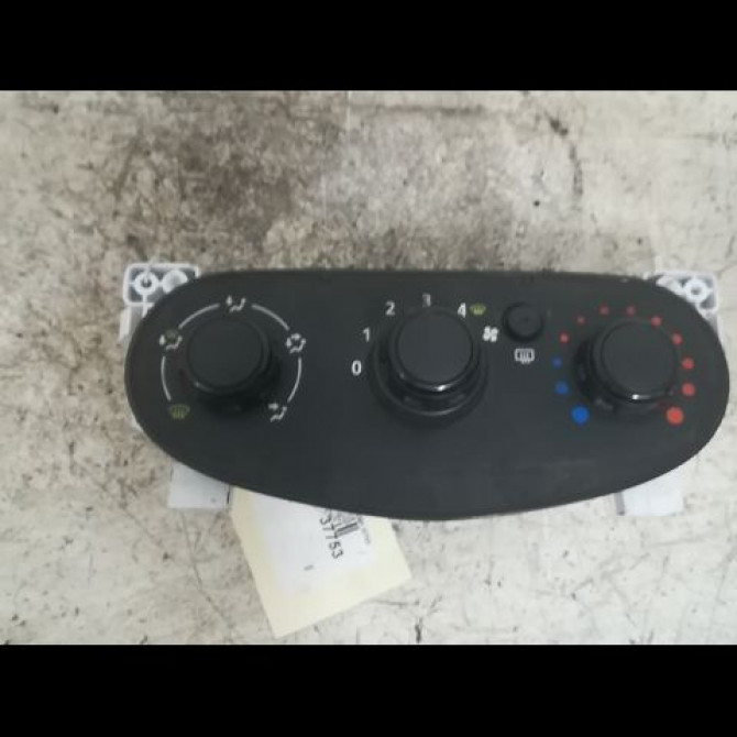 Commande de chauffage occasion DACIA SANDERO II Phase 2 02-2017->... 275106105R 1