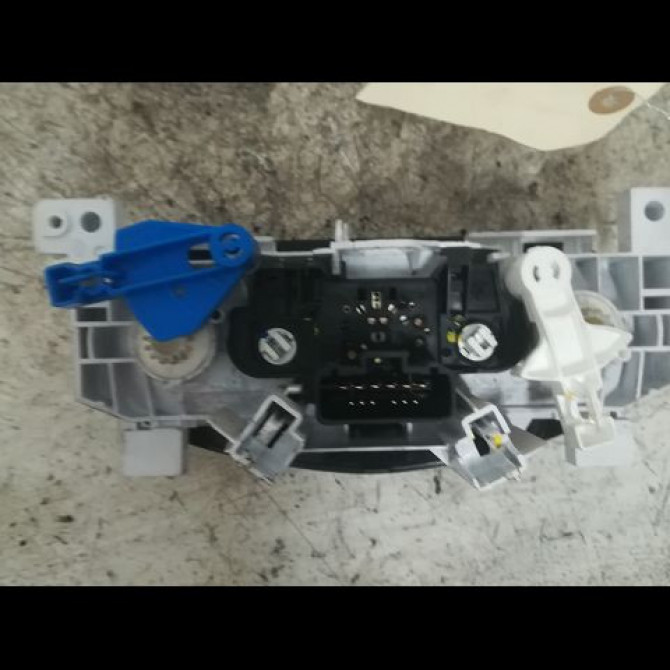 Commande de chauffage occasion DACIA SANDERO II Phase 2 02-2017->... 275106105R 2