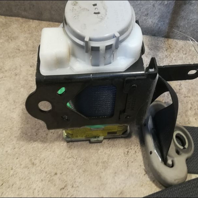 Ceinture avant droite occasion TOYOTA YARIS II Phase 1 12-2005->11-2009 1.0 VVTI 732100D190C0 3