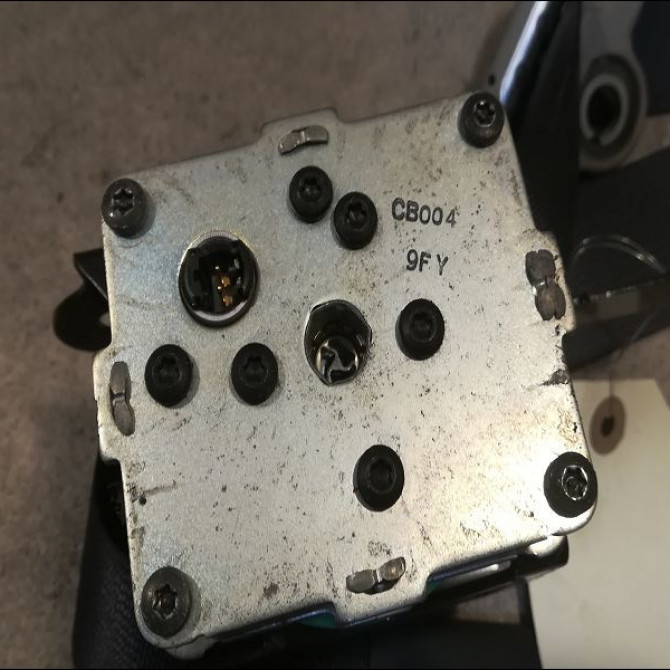 Ceinture avant droite occasion TOYOTA YARIS II Phase 1 12-2005->11-2009 1.0 VVTI 732100D190C0 4