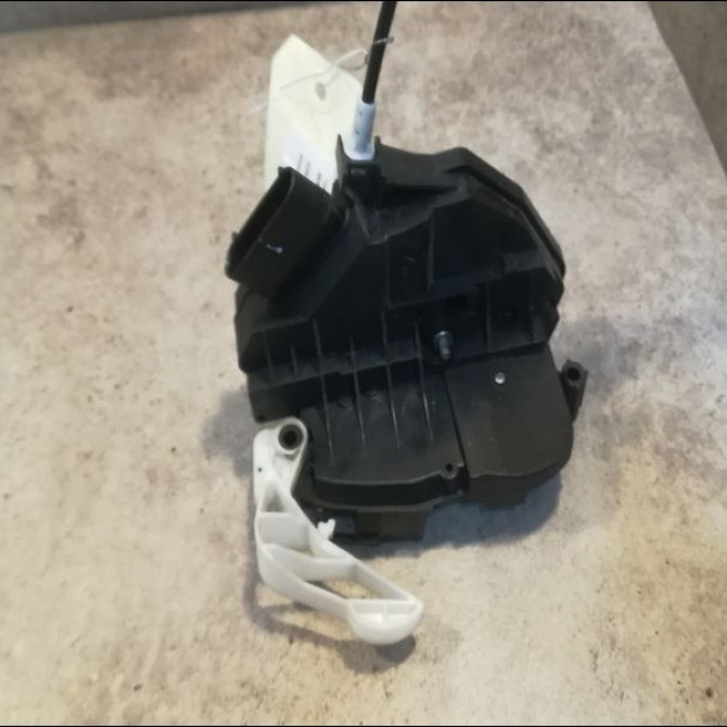 Serrure porte avg occasion FORD FIESTA VI Phase 1 10-2008->11-2012 1.4 TDCI 70ch 2055304 2