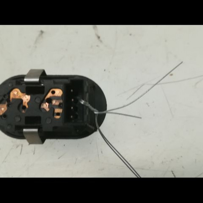 Commande lève-glace porte avant droite occasion OPEL ASTRA II Phase 1 04-1998->09-2004 1.7 16v DTI 75ch 9100299 3