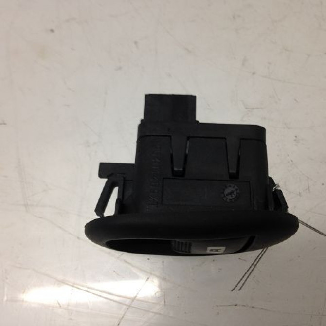 Commande lève-glace porte avant droite occasion CITROEN C3 I Phase 1 04-2002->10-2005 1.4 HDi 2