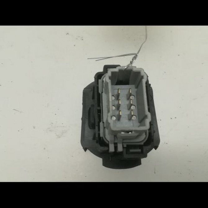 Commande lève-glace porte avant droite occasion RENAULT VELSATIS Phase 1 01-2002->04-2005 2.2 DCI 150ch 2