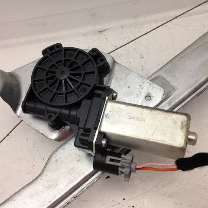 Mecanisme + moteur lève-glace avant droit occasion DACIA SANDERO I Phase 1 06-2008->10-2012 1.2 16v 75ch 8200733828 2