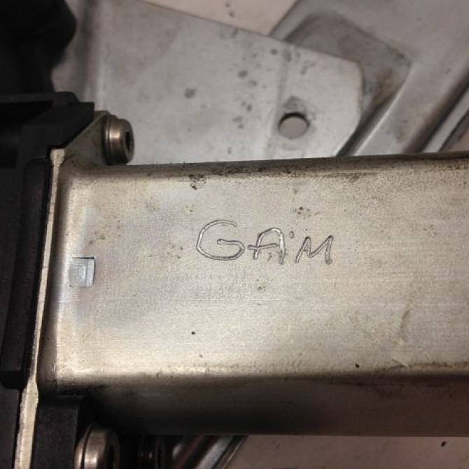 Mecanisme + moteur lève-glace avant droit occasion DACIA SANDERO I Phase 1 06-2008->10-2012 1.2 16v 75ch 8200733828 3