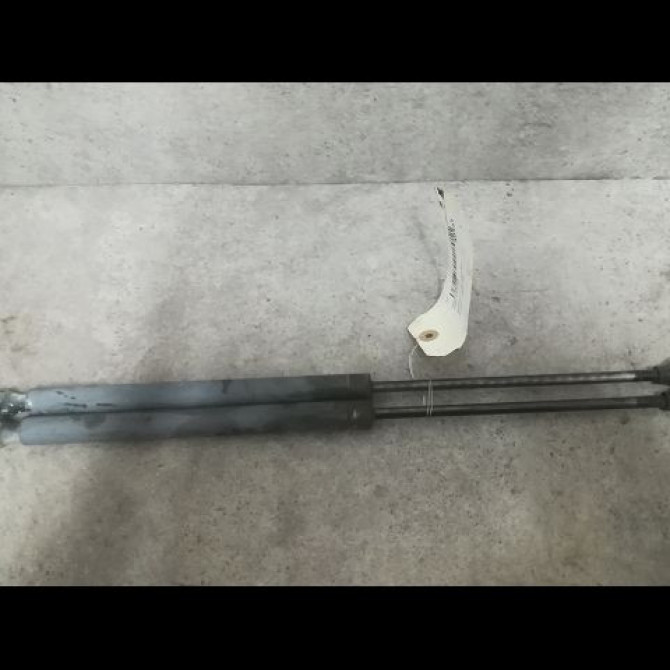 Verin droit hayon occasion RENAULT CLIO I Phase 3 03-1996->08-1998 1.9 D 55ch 7700800311 1