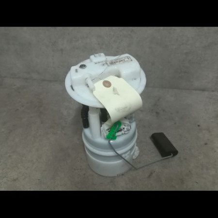 Pompe à carburant immergée occasion RENAULT TWINGO II Phase 1 06-2007->11-2011 1.2i 16v 75ch 8200368239