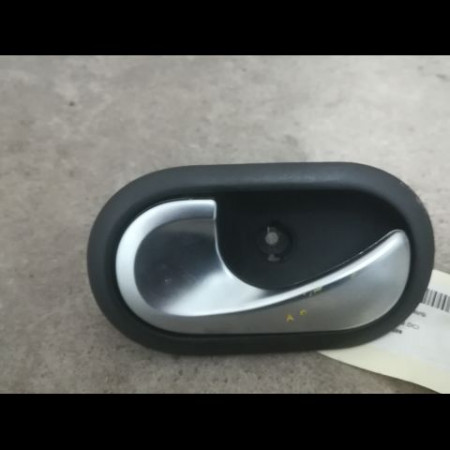 Poignee int porte avg occasion RENAULT CLIO III Phase 1 09-2005->03-2009 1.5 DCI 85ch 8200730864