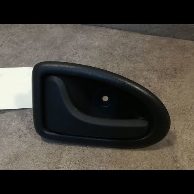 Poignee int porte arg occasion RENAULT CLIO II Phase 2 06-2001->07-2006 1.2 16v 8200667104 1
