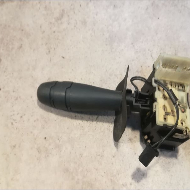 Commande essuie glace occasion RENAULT SCENIC I Phase 1 09-1996->08-1999 1.6i 90ch 7701047263 2