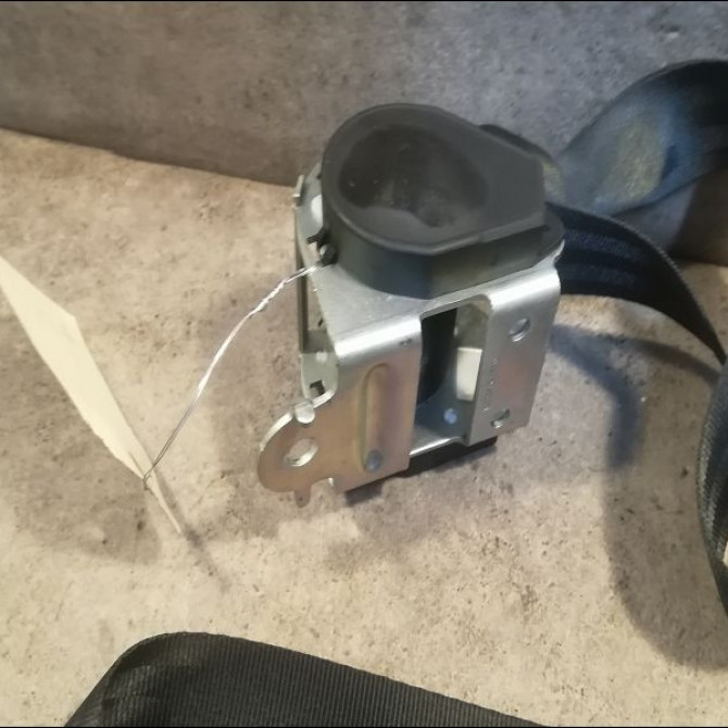 Ceinture arrière droite occasion CITROEN C4 I Phase 1 11-2004->07-2008 1.6 HDi 110ch 8974JK 3