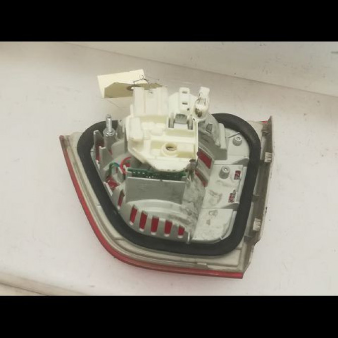 Feu arrière interieur gauche occasion B.M.W. SERIE 3 V Phase 2 09-2008->12-2011 318d 63217289433 2