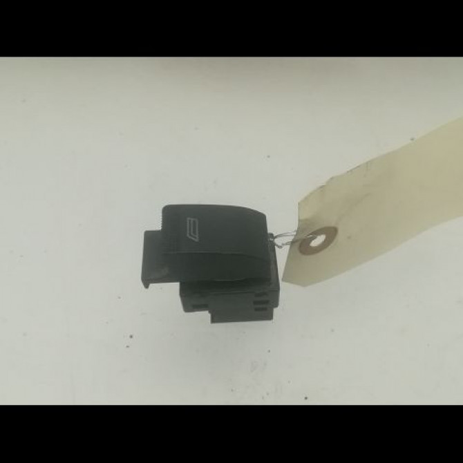 Commande lève-glace porte avant droite occasion AUDI A3 I Phase 1 09-1996->10-2000 1.9 TDi 110ch 1