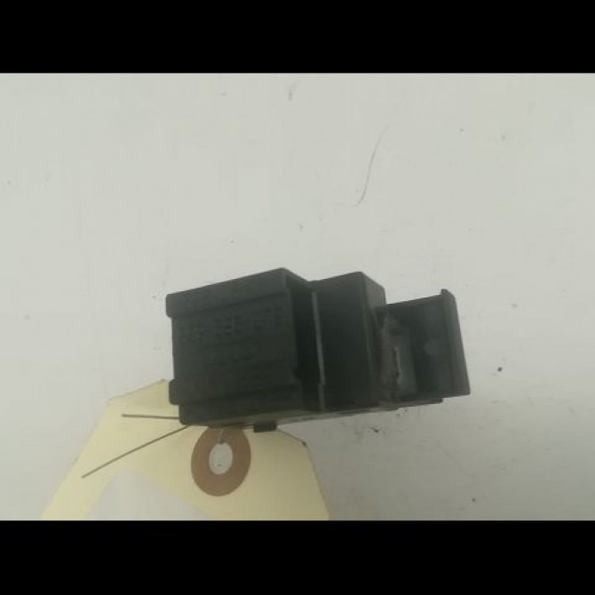 Commande lève-glace porte avant droite occasion AUDI A3 I Phase 1 09-1996->10-2000 1.9 TDi 110ch 2