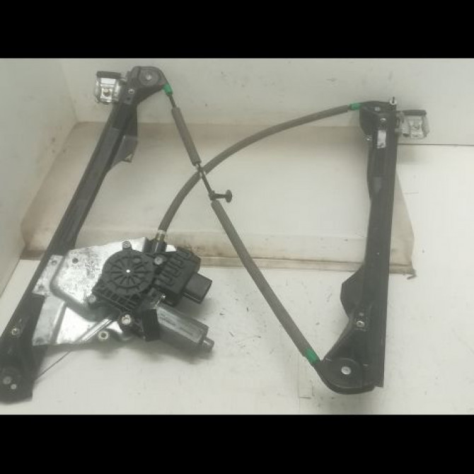Mecanisme + moteur lève-glace avant droit occasion FORD FOCUS I Phase 1 10-1998->09-2004 1.8 TDDI 90ch 1331616 1