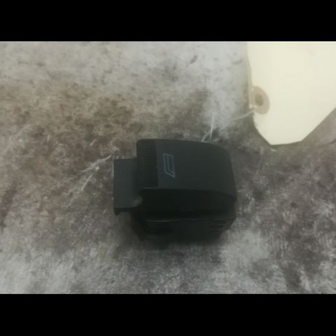 Commande lève-glace porte avant droite occasion AUDI A3 I Phase 1 09-1996->10-2000 1.9 TDi 110ch 1