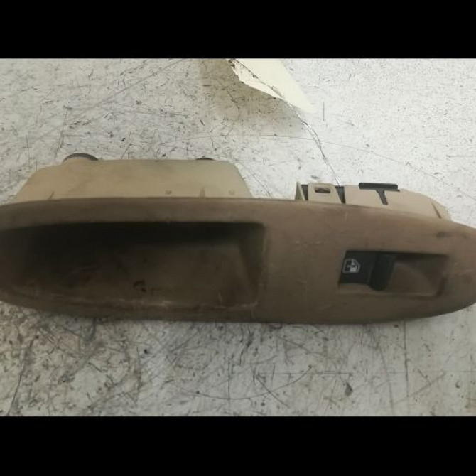 Commande leve-glace porte arrière gauche occasion ALFA ROMEO 159 Phase 1 09-2005->05-2013 2.4 JTDm 200ch 71744265 1