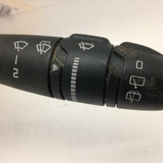 Commande essuie glace occasion RENAULT SCENIC I Phase 1 09-1996->08-1999 7701047263 2