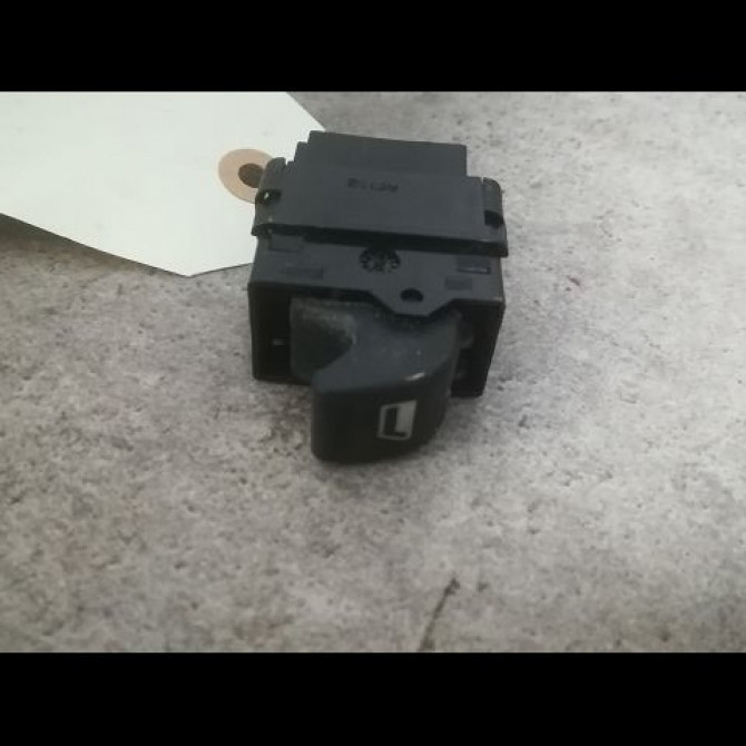 Commande leve-glace porte arrière gauche occasion PEUGEOT 206 206 phase 1 SW 2002-06-01->2006-12-31 1.6 HDI 110ch 1