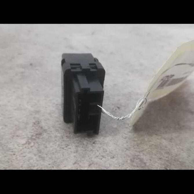 Commande leve-glace porte arrière gauche occasion PEUGEOT 206 206 phase 1 SW 2002-06-01->2006-12-31 1.6 HDI 110ch 2