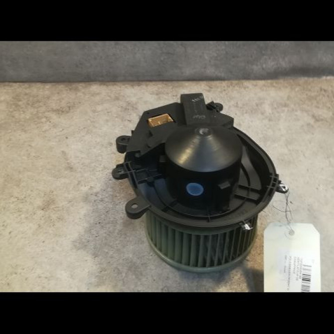 Ventilateur de chauffage occasion VOLKSWAGEN PASSAT IV Phase 2 10-2000->03-2005 8D1820021B 1