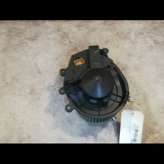 Ventilateur de chauffage occasion VOLKSWAGEN PASSAT IV Phase 2 10-2000->03-2005 8D1820021B 2