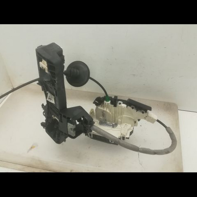 Serrure porte avd occasion MERCEDES CLASSE E IV Phase 1 03-2009->11-2012 E 350 CDI 231ch 2047203035 3