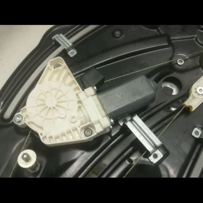 Mecanisme+moteur leve-glace arg occasion MERCEDES CLASSE E IV Phase 1 03-2009->11-2012 E 350 CDI 231ch 2076701703 3