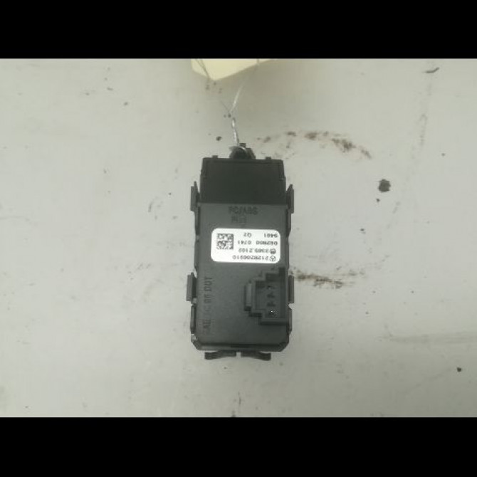 Bouton de warning occasion MERCEDES CLASSE E IV Phase 1 03-2009->11-2012 E 350 CDI 231ch 2079053700 2