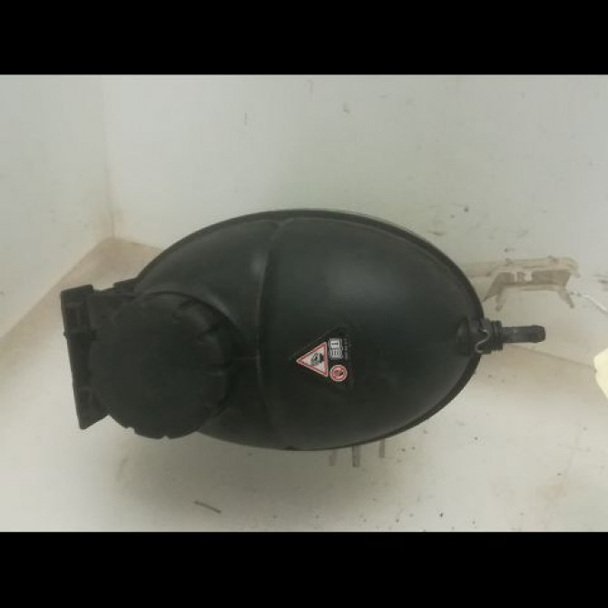 Vase expansion occasion MERCEDES CLASSE E IV Phase 1 03-2009->11-2012 E 350 CDI 231ch 2045000749 1