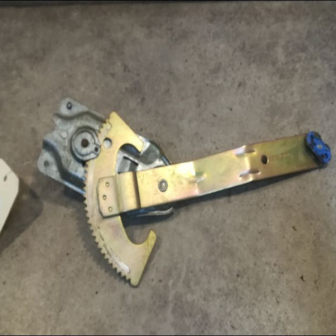Mecanisme leve-glace arrière gauche occasion FORD FIESTA III Phase 1 03-1989->01-1994 1.8 D 2