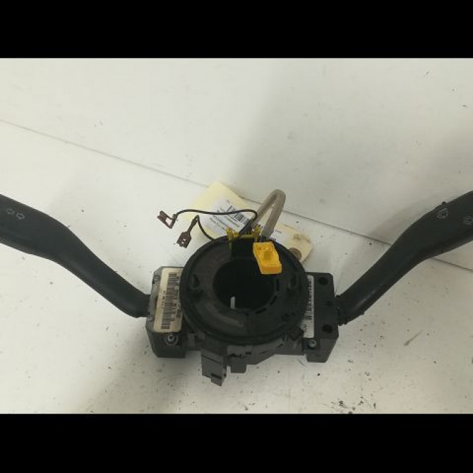 Bloc commodos occasion VOLKSWAGEN GOLF IV GOLF IV Phase 1 1998-01-01->2005-06-30 1.9 TDI 110ch 1