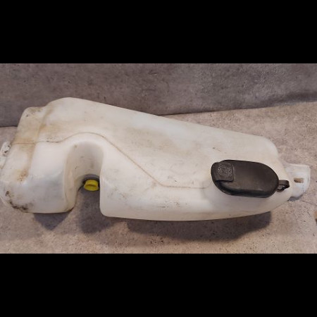 Reservoir lave-glace avant occasion DACIA DUSTER Phase 1 03-2010->12-2013 1.5 DCI 8v 110ch 8200609549