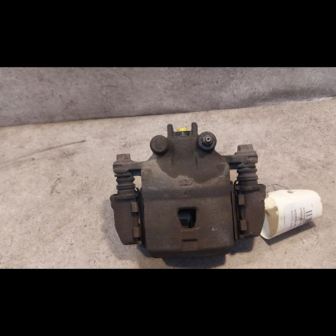 Etrier de frein avant gauche occasion SUZUKI BALENO Phase 1 10-1996->02-2002 1.9 TD 1