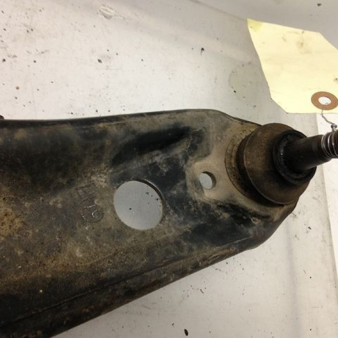 Triangle inf avg occasion TOYOTA YARIS III YARIS III Phase 1 2011-03-01->2015-04-30 4806909140 2