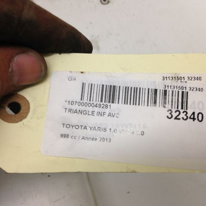 Triangle inf avg occasion TOYOTA YARIS III YARIS III Phase 1 2011-03-01->2015-04-30 4806909140 3