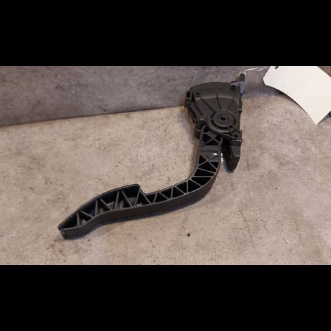 Potentiometre accelerateur occasion RENAULT TWINGO II Phase 2 12-2011->12-2014 1.2i 16v 75ch 2