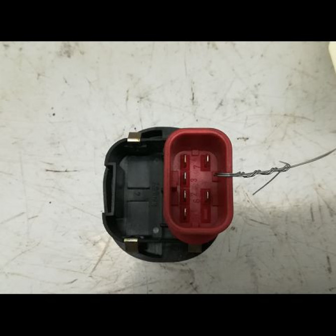 Commande lève-glace porte avant droite occasion FORD FIESTA IV Phase 2 09-1999->09-2002 1.8 D 2