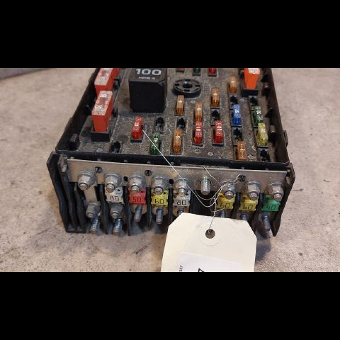 Platine fusible av occasion VOLKSWAGEN PASSAT V Phase 1 03-2005->10-2010 2.0 TDI 16v 140ch 3C0937125 2