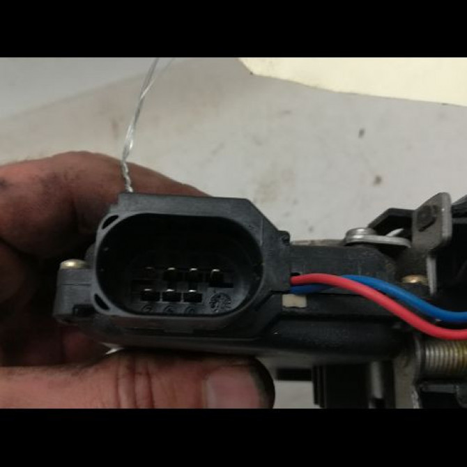 Serrure porte ard occasion AUDI A4 II Phase 1 01-2001->11-2004 1.9 TDi 101ch 8E0839016C 3