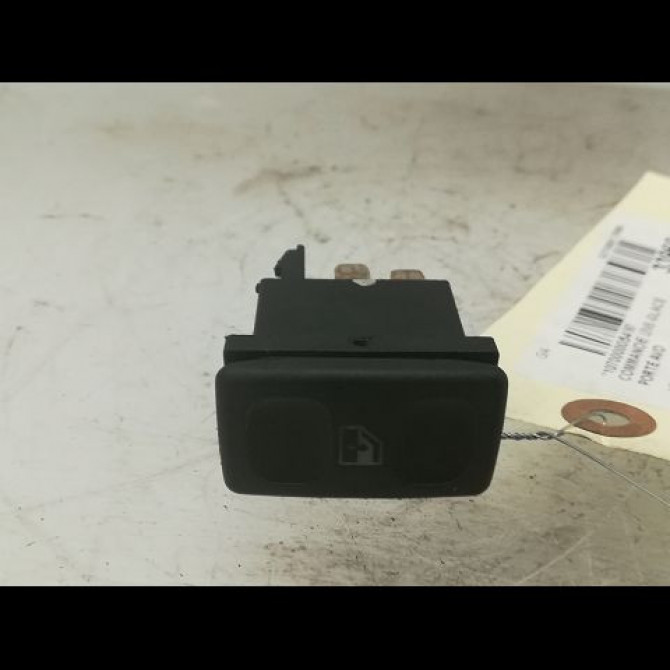 Commande lève-glace porte avant droite occasion VOLKSWAGEN POLO III Phase 1 10-1994->11-1999 1.4 1