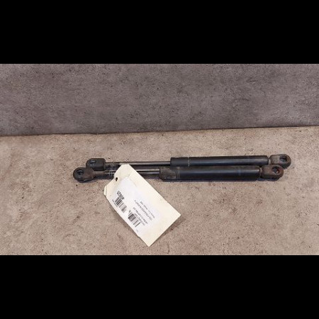 Verin droit coffre arrière occasion VOLKSWAGEN PASSAT IV Phase 1 10-1996->10-2000 1.9 TDI 110ch 8D5827552F