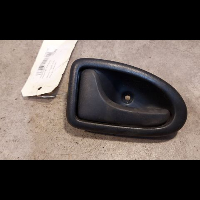 Poignee int porte arg occasion RENAULT CLIO II Phase 2 06-2001->07-2006 1.5 DCI 65ch 1