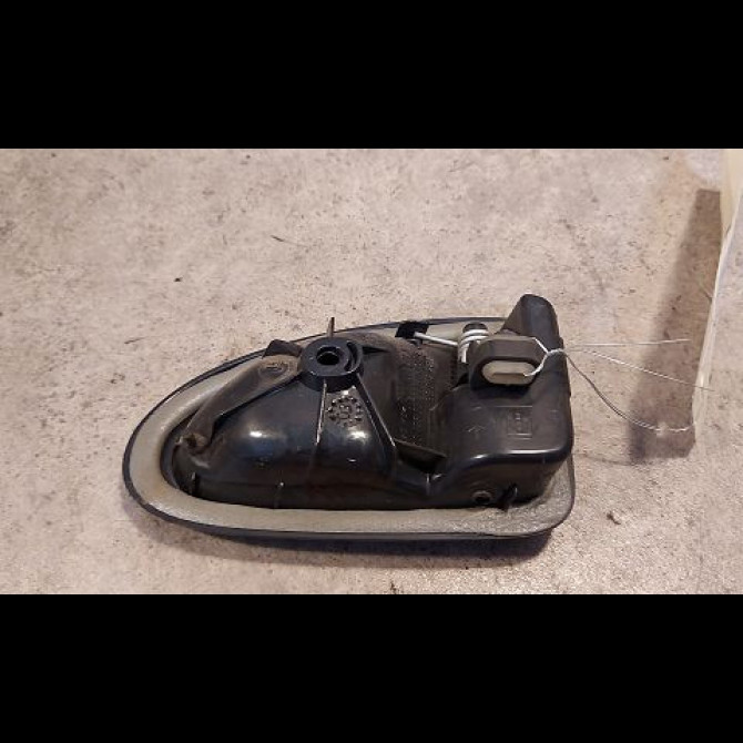 Poignee int porte arg occasion RENAULT CLIO II Phase 2 06-2001->07-2006 1.5 DCI 65ch 2