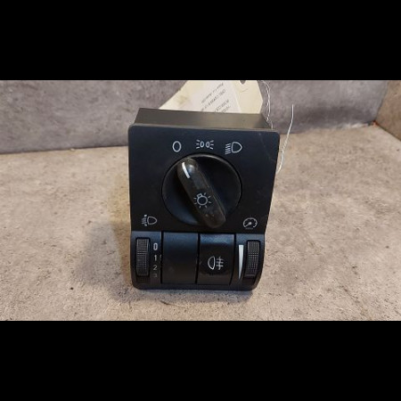 Interrupteur commande de phares occasion OPEL CORSA III Phase 1 10-2000->08-2003 1.2i 16v 75ch 9185413