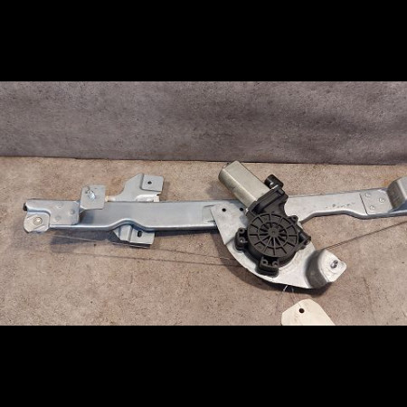 Mecanisme + moteur lève-glace avant droit occasion DACIA DUSTER Phase 1 03-2010->12-2013 1.5 DCI 90ch 807206838R